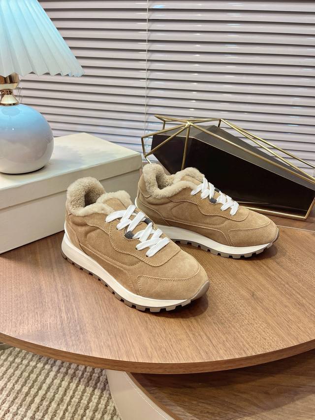 Brunello Cucinelli 冬季羊毛里休闲运动鞋 鞋面：进口高丝光牛反绒 匠心制作，每道工序都有专人验货，生产出了高品质的鞋大底1比1开模，所有材料，