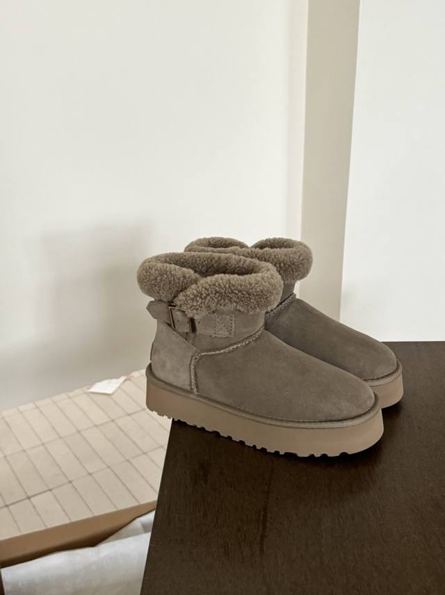 Ugg厚底卷毛皮带扣 羊羔毛金属搭扣设计太时髦了， 时尚复古机车风 三色，灰色，栗色，羚羊色 Size：35-40