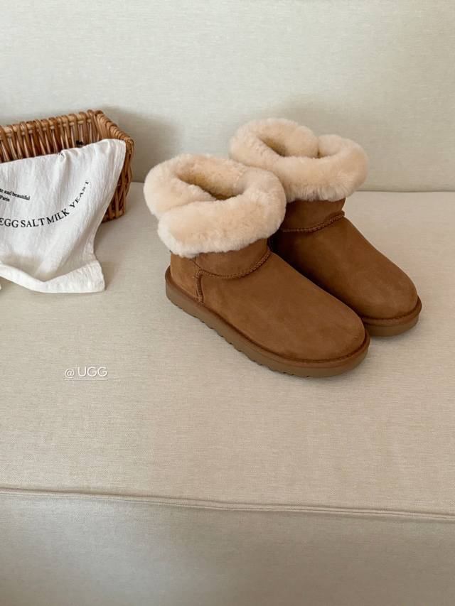 休闲牛角扣皮毛一体短靴～ 采用高品质A级隆丰皮毛一体 鞋口外翻毛口设计牛角扣搭配 时髦百搭 Size：35-40