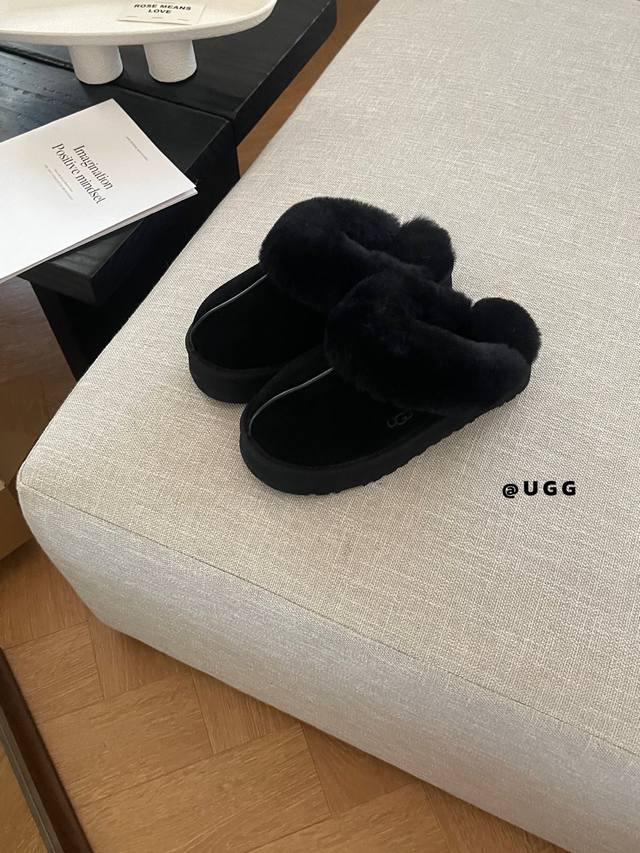 厚底星拖 第一批永远最Nice. 官网同步Disquette拖鞋 鞋底厚底3Cm 全真羊毛内里 五色：黑色 沙色 羚羊棕 灰色 栗色 Size：35-41