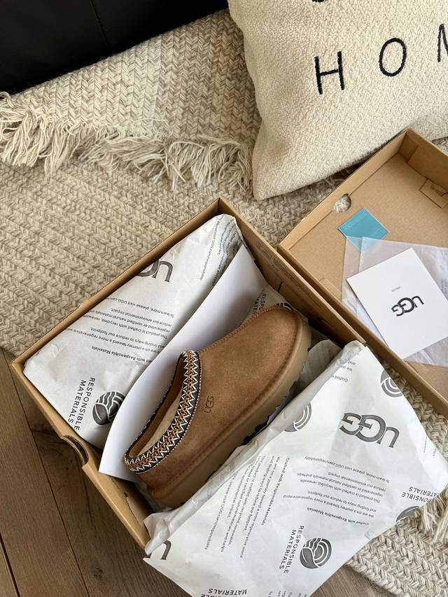 Ugg平底民族风，一脚蹬毛毛鞋，懒人专属牛皮羊毛颜色：黑色。栗色。码数35-40