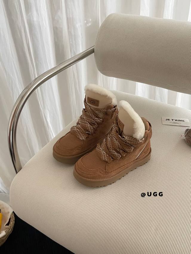 梅尔高帮休闲鞋 双色拼接鞋带增添造型复古质感 羊毛内里搭配轻翼科技大底 舒适透气 超大号加垫鞋舌Match廓形鞋身 适配你的多风格早秋Outfit！ Size：