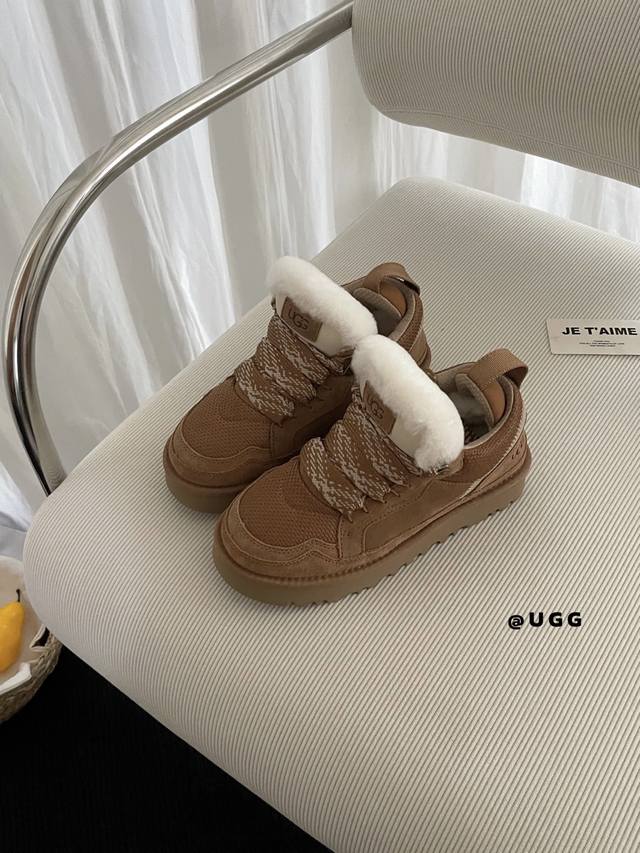 梅尔低帮休闲鞋 双色拼接鞋带增添造型复古质感 羊毛内里搭配轻翼科技大底 舒适透气 超大号加垫鞋舌Match廓形鞋身 适配你的多风格早秋Outfit！ Size：