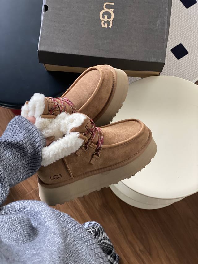 新款夫卡拉系带款，美拉德风！ 延续了方克特靴的舒适百搭，鞋口毛茸茸设计 温暖又时尚翻毛皮鞋面，10Mm波纹羊皮里衬厚底拉长腿部线条 三色选 黑色。栗色。焦木色