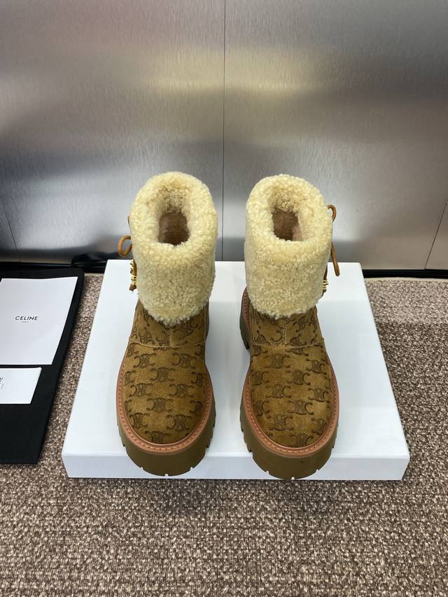 工厂P价P Celine 2025秋冬新款流苏蝴蝶结雪地女短靴 瑟琳字母Logo五金扣厚底低跟圆头拼色机车骑士靴 材质:鞋面定制进口羊猄皮+羊羔毛水里+原版开模