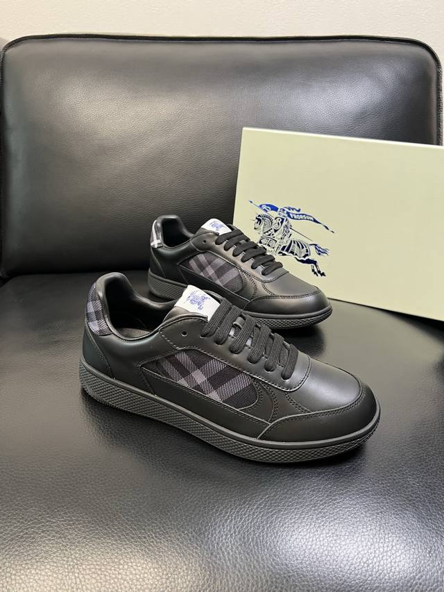 Burberry 顶级工艺品 巴宝莉 专柜同步，原厂配置意大利进口牛皮面料，高品质复杂拼接工艺，进口牛皮内里垫，透气舒适，鞋底：原厂特供原版底，原厂跟单货 高品