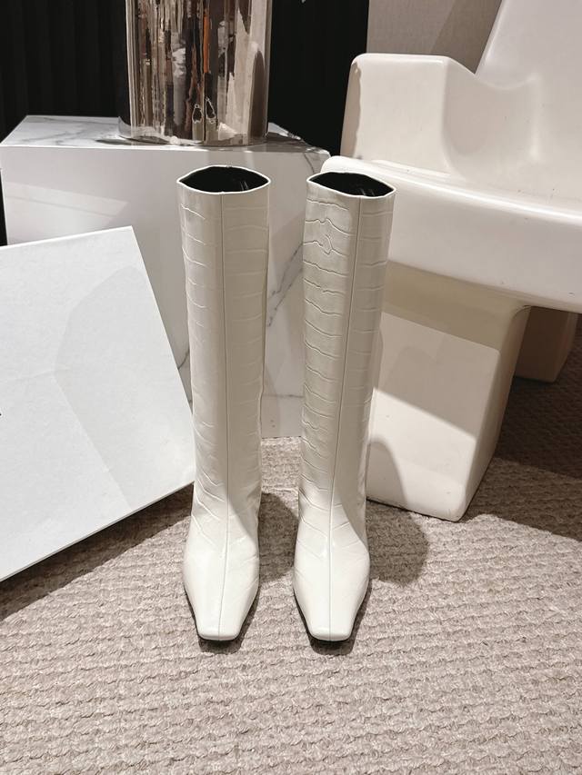 高品质出厂 ！小众潮牌Hidemi 2025 Ss秋冬新品石头纹简易一脚蹬直筒小方头高跟骑士靴长靴！ 原版购自品独立开发！小方头设计，无论是搭配休闲装还是正式场