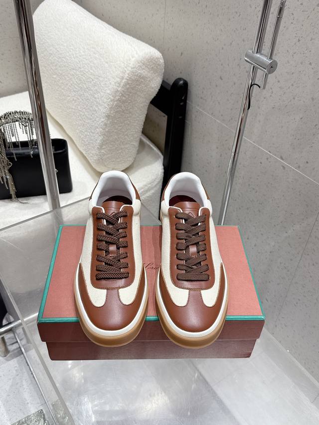 顶级版本：女款 男款 Loro Piana 情侣款 Lp德训鞋 休闲鞋 面料：原版定制牛皮 牛筋皮 定制棉布 内里：羊皮内里 大底：原版开模防滑橡胶材质 码数：