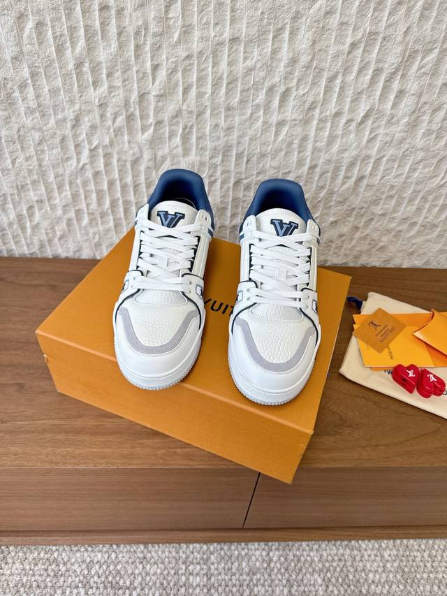 G039 爱心扣饰+50 Louis Vuitton 路易威登 情侣款 休闲 运动鞋 滑板鞋 原版购入开发 做货 本款Lv Trainer 运动鞋选用牛皮革塑造