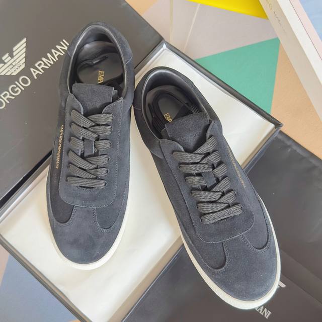 顶级版本：男款 Emporio Armani阿玛尼 休闲 运动鞋 板鞋 小白鞋 原版购入开发 做货 此款 Emporio Armani 休闲鞋以运动美学为灵感，
