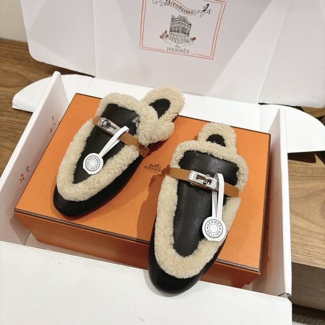 Hermes... A Eclair 2025新品+爆款系列 版型超正，有一定厚度增高显腿长！透体透气 舒适的毛 春夏拼色兼具颜值舒适度的单品！ 渠道货源 码数