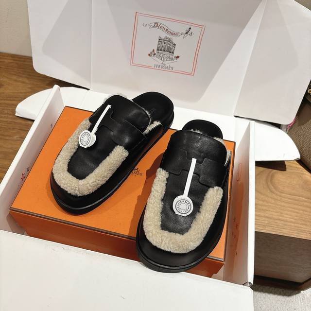 Hermes... A Eclair 2025新品+爆款系列 版型超正，有一定厚度增高显腿长！透体透气 舒适的毛 春夏拼色兼具颜值舒适度的单品！ 渠道货源 码数