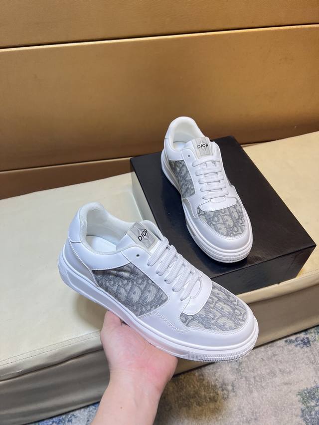 迪奥*Diao 原单品质.～ 独特现代风运动鞋。休闲鞋潮男必备款 意大利进口原版品牌，进口原版皮，羊里 拒绝脱色磨脚 鞋底：原厂特供原版底，法国懒人风格设计 贴