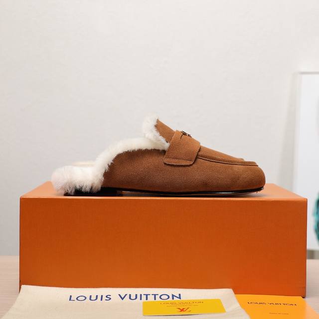Lv 路易威登 24 秋冬新款 顶级版本 专柜主打最新款 Soho露跟乐福鞋毛毛拖鞋硬货上新 代购级别！高级感十足！国内外博主刷爆的一款，复古又时髦 上脚美炸了