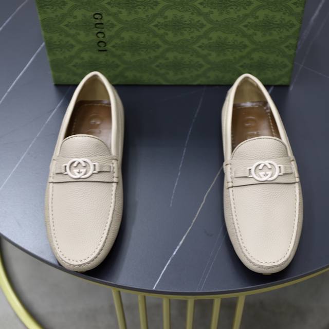 Gucci 古奇 高端男士驾车、一脚蹬系列 38-44 45订做 全料面原版牛皮！厚实柔软！全内里小牛皮制作！橡胶片式防滑豆豆底！立体套包工艺！时尚经典！手工艺