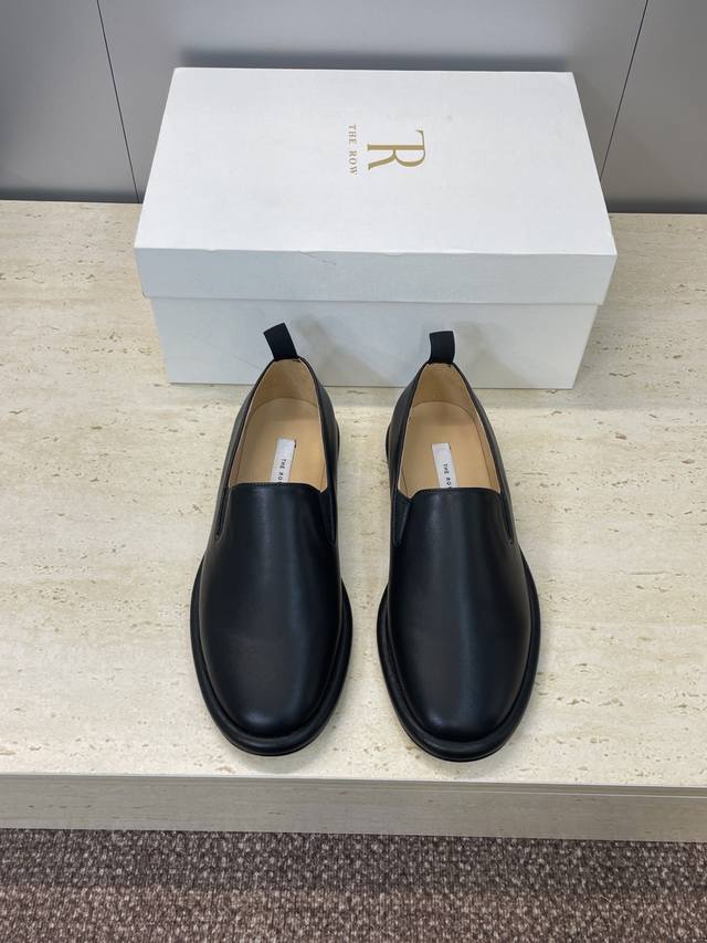 工厂P价P The Row 2025秋冬新款芭蕾舞女鞋 平底圆头拼色一脚蹬乐福单鞋 材质：鞋面进口混种羊皮+水染羊皮内里+意大利真皮大底 Size：35-39