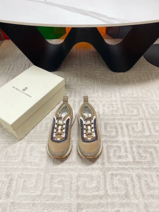 出厂400！男 ！小众潮牌情侣款！ Brunellocucinelli Bc25秋冬新款新品厚底阿甘休闲运动鞋 装饰镶珠运动鞋 原版一比一复刻高丝光牛反绒、羊皮
