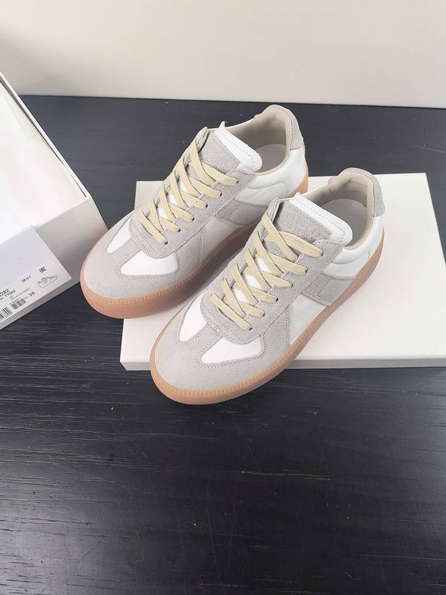 Maisonmargiela Mm6马吉拉厚底德训鞋休闲运动鞋 原版购入开发做货 鬼才设计师品牌，一个轻奢品牌 这一款德国训练鞋延续了经典的T形真皮拼接设计，经