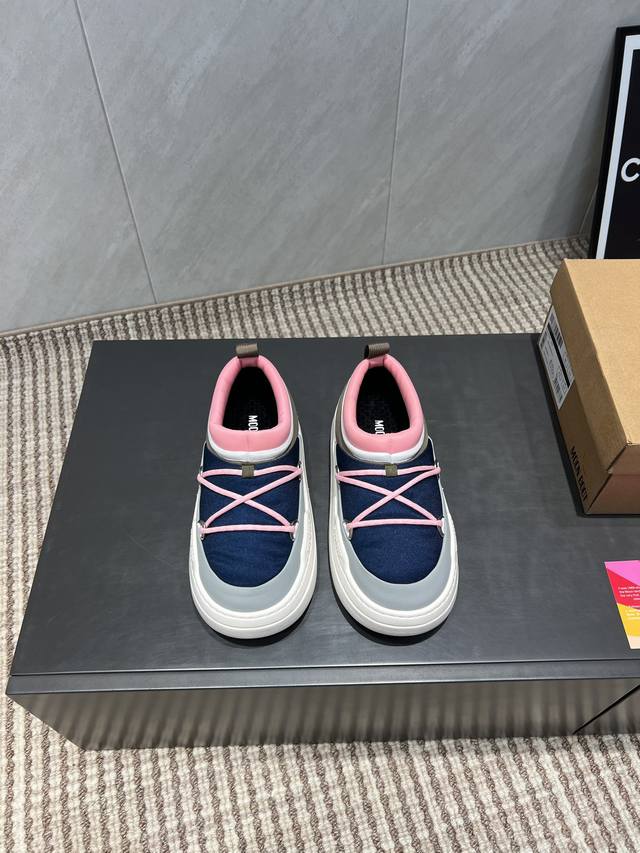 出厂 顶级版本 Moon Boot2025Vs早秋最新雪地靴系列 丑萌绑带雪地面包鞋 忘了Ugg吧，时髦人都在穿Moon Boot雪地靴 如果你难以接受Ugg的