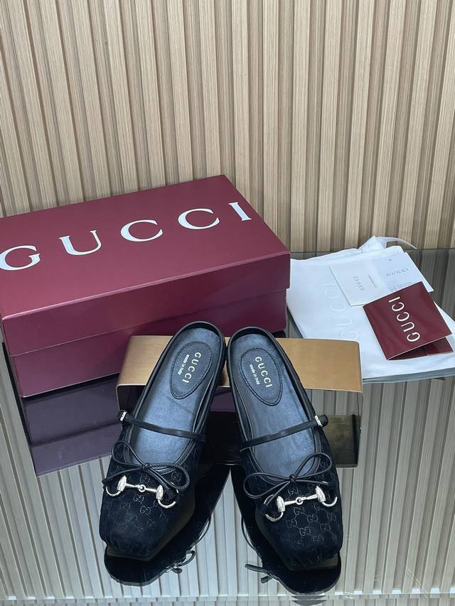 Gucc高端精品 2025海外早秋系列 迷你Gg 新品平底芭蕾拖鞋 马衔扣新款小方头穆勒鞋经典精致优雅俏皮时髦平底鞋高质感甜美学院风松驰感便鞋 原汁原味原单品质