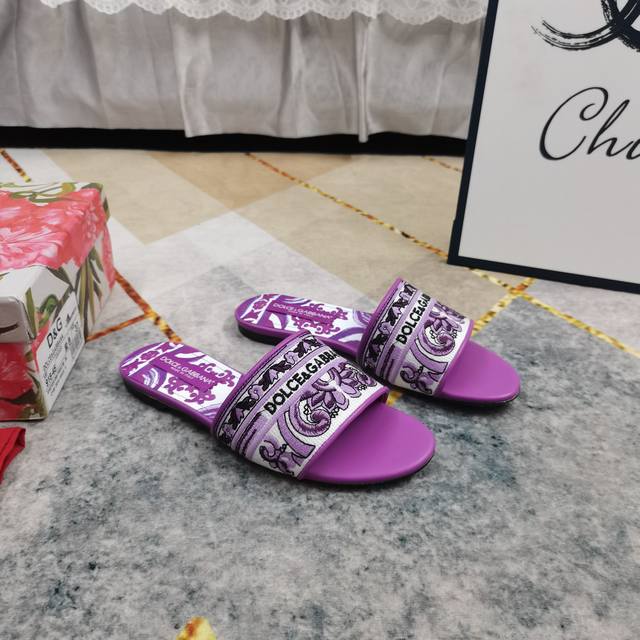 新增颜色Dg 顶级高版本 2025专柜同步爆款电绣+3D打印拖鞋 原版一致面料 细节处理完美 垫脚牛皮3D打印 质感细腻 Aaa级意大利真皮大底 极致完美复刻