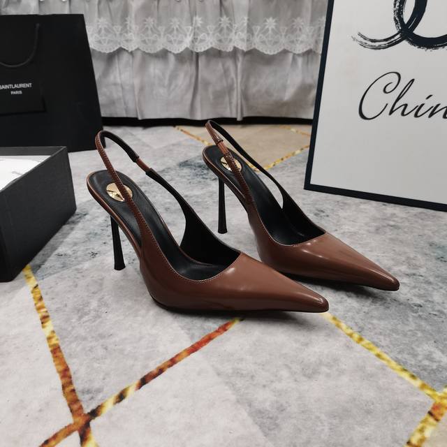 上新 顶级高版本 2025官网同步新款后空高跟尖头凉鞋 细节处理完美 垫脚羊皮 质感细腻 Aaa级意大利黑色真皮大底 极致完美复刻 1鞋面：进口牛皮 2垫脚：进