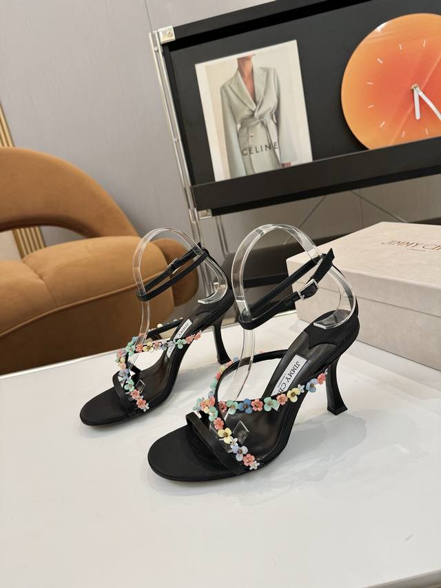 Price: 品 牌：Jimmy Choi 2025Ss早春新款链条钻高跟凉鞋 原版套楦，完美的线条，简约大气上脚显气质粗跟舒适百搭，还能拉长双腿显高显瘦显腿长