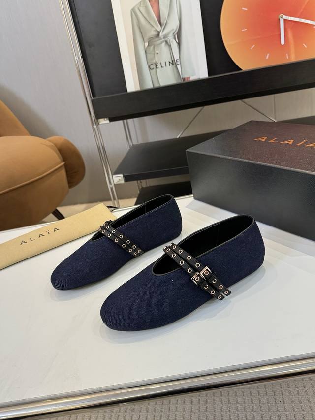 Price: 品 牌：Alaia 阿莱亚24S新品复古扣带玛丽珍鞋芭蕾舞鞋 走秀款平底芭蕾舞鞋章小蕙同款甜酷芭蕾风，人气超高的一款芭蕾舞鞋，浪漫又迷人舒适百搭满