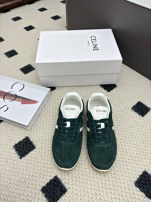 2670新款赛琳Celine 德训鞋小白鞋 休闲运动鞋 磨砂皮 牛皮拼接 低帮系带运动，不管是搭配休闲牛仔裤、干练西装裤，还是甜美元气小裙子，都能完美适配，日常