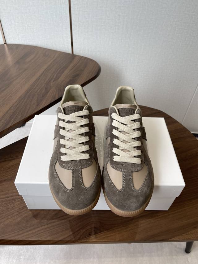 Maisonmargiela Mm6 马吉拉 25新色 情侣款 德训鞋 休闲 运动鞋 原版购入开发 做货 鬼才设计师品牌，一个轻奢品牌 这一款德国训练鞋延续了经