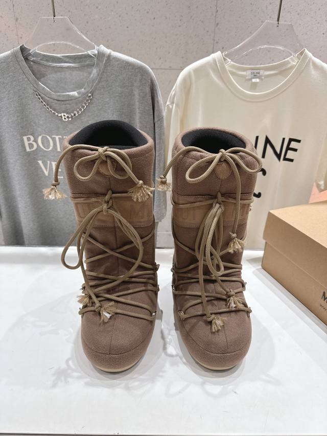 高版本出厂 Moon Boot F060 2025Ss秋冬季爆款保暖厚底雪地靴 丑萌月亮雪地靴 忘了Ugg吧，时髦人都在穿Moon Boot雪地靴 如果你难以接
