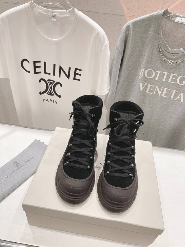 高版本出厂 Brunello Cucinelli F059新款Bc秋冬靴子系列，市场高版本 Bc是意大利知名品牌，极简主义风格，复古又高级！简约又大气，属于非常