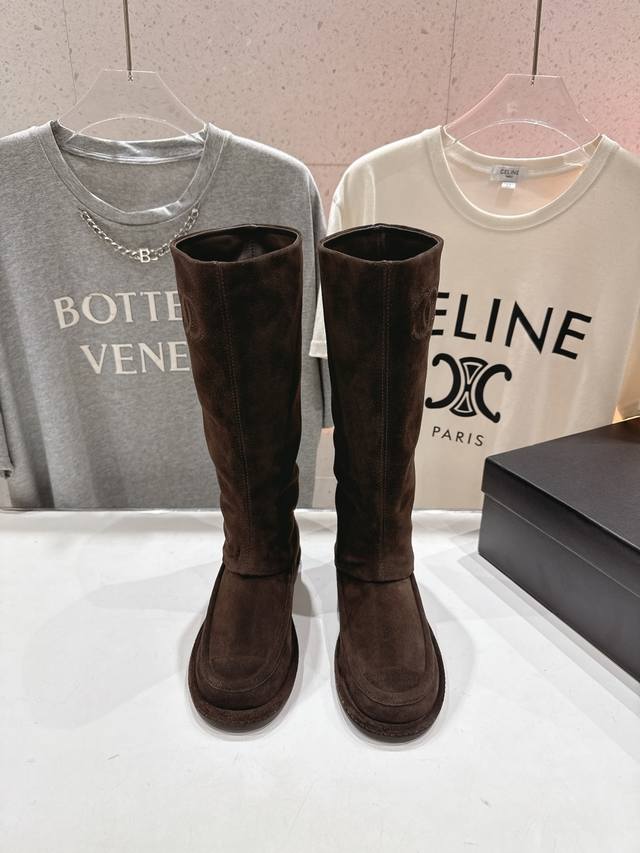 高版本出厂 Chanel Fw25Ssnew F028小香2025秋冬新款长靴马丁靴，原版拆卸精准拷贝，顶级精品！超飒呀 鞋型立体帅气，车线和细节精致完美！ 鞋