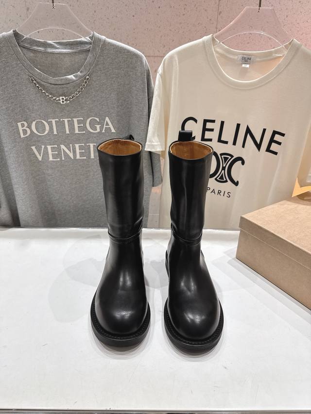 顶级出厂 Renian 小众潮牌～F028秋冬新款复古英伦风短靴切尔西中筒靴马丁靴 网红明星小红书狂追热推 发售蠢萌可爱的造型带了点复古味！ 造型特殊，很有辨识