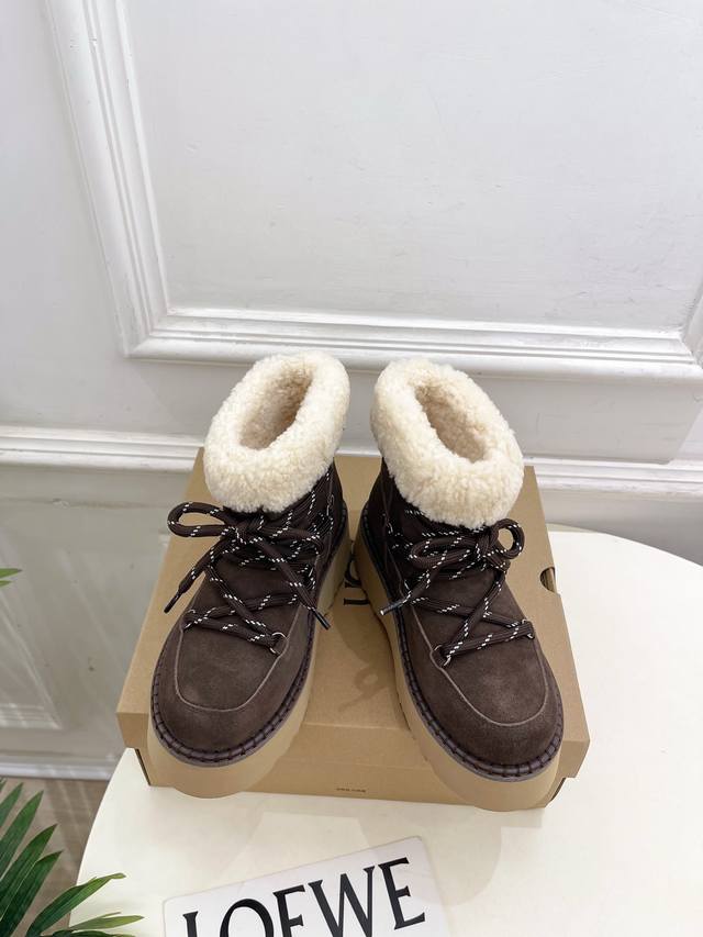 Ugg 25 2025秋冬新品绑带厚底羊毛雪地靴 温暖上新 Bs秋冬保暖神器抗寒首选羊毛雪地靴，采用优质的防水面料 精准的设计 超级美！绝对是一见钟情款！时尚百