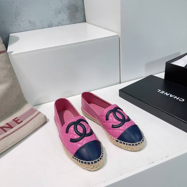 高品质出厂 ！常年做货！原单顶级欢迎对比！24Ss四季经典新色双C渔夫鞋！原版购入开发！面料坚持原版开发，坚持版型与正品一致！原单渠道大厂生产！质量、版型、颜色