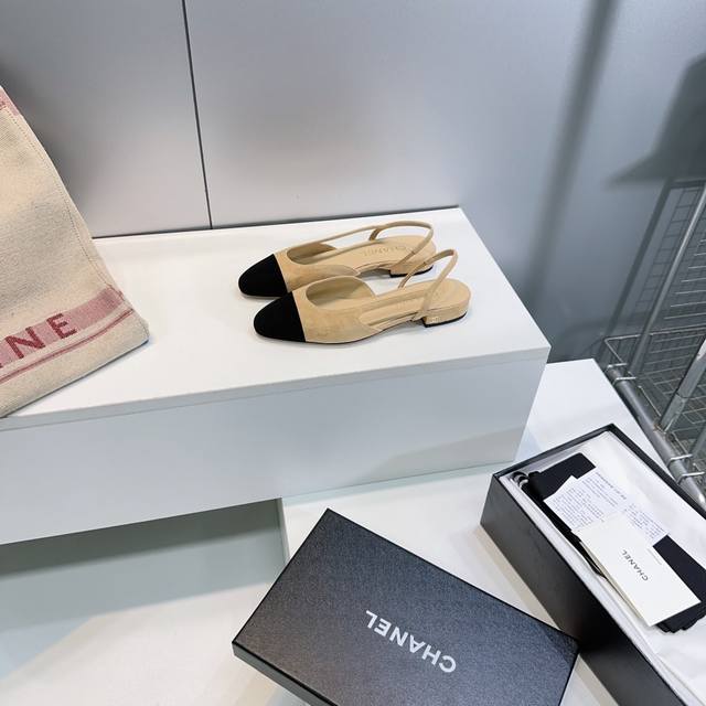 高品质出厂 ！常年做货原单顶级！欢迎对比！香奈儿Chanel小香经典复古麂皮芭蕾舞后空凉鞋！ 平底 中跟！原版购入开发！版型、颜色质感原版一致！ 经典之作 鞋面