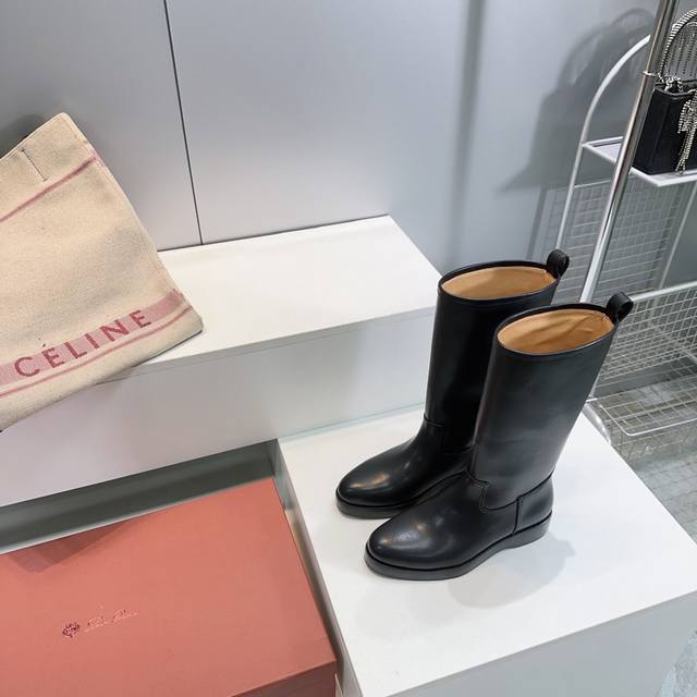 高品质出厂 ！顶级品质Loro Piana25秋冬新款Lp简易一脚蹬厚底中靴！意大利顶级奢侈品牌，以羊绒起家， 来自意大利的它追求质量和手工，融创新技术与意大利