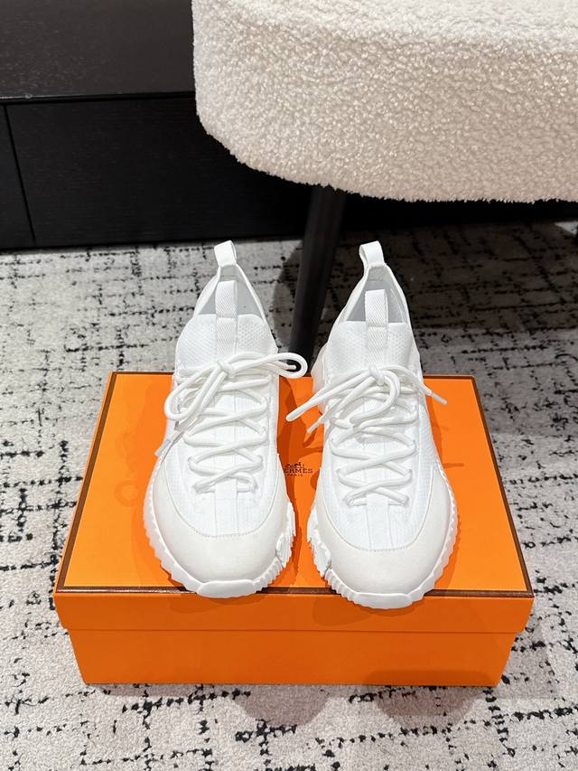 顶级版本 情侣款 Hermes 爱马仕 25 Bouncing 情侣 运动 休闲鞋 爱马仕最舒服的鞋，没有之1，上脚特轻又巨好看，逛街暴走都不会累牛皮+针织 手