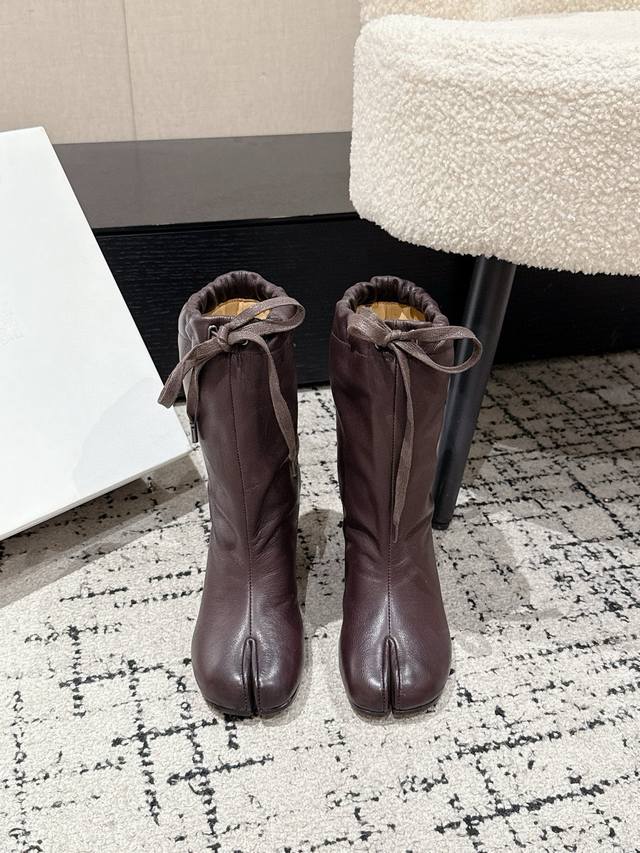 顶级版本 Maison Margiela马吉拉 25 分趾绑带宽松 高跟 短靴 气球靴 Mm6家Tabi分趾鞋靴 秋冬新品最高版本买手代购1:1完美复刻分趾Ta