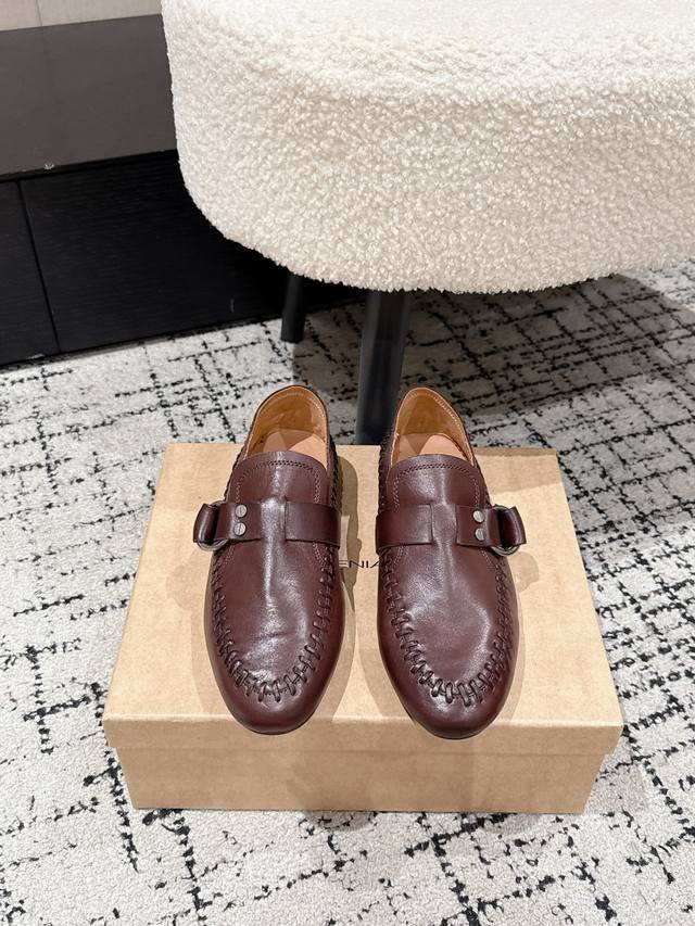 顶级版本 Renian 小众潮牌 25 F028新款 平底乐福鞋 阿甘休闲鞋 网红明星小红书狂追热推 发售蠢萌可爱的造型带了点复古味！ 造型特殊，很有辨识度，