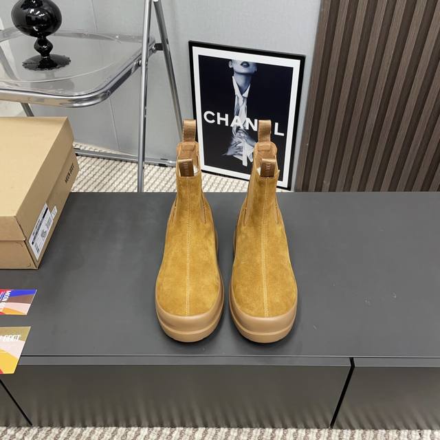 出厂: 独家顶级版本 Moon Boot2025Vs秋冬最新款雪地靴系列 丑萌松紧厚底雪地靴 忘了Ugg吧，时髦人都在穿Moon Boot雪地靴 如果你难以接受