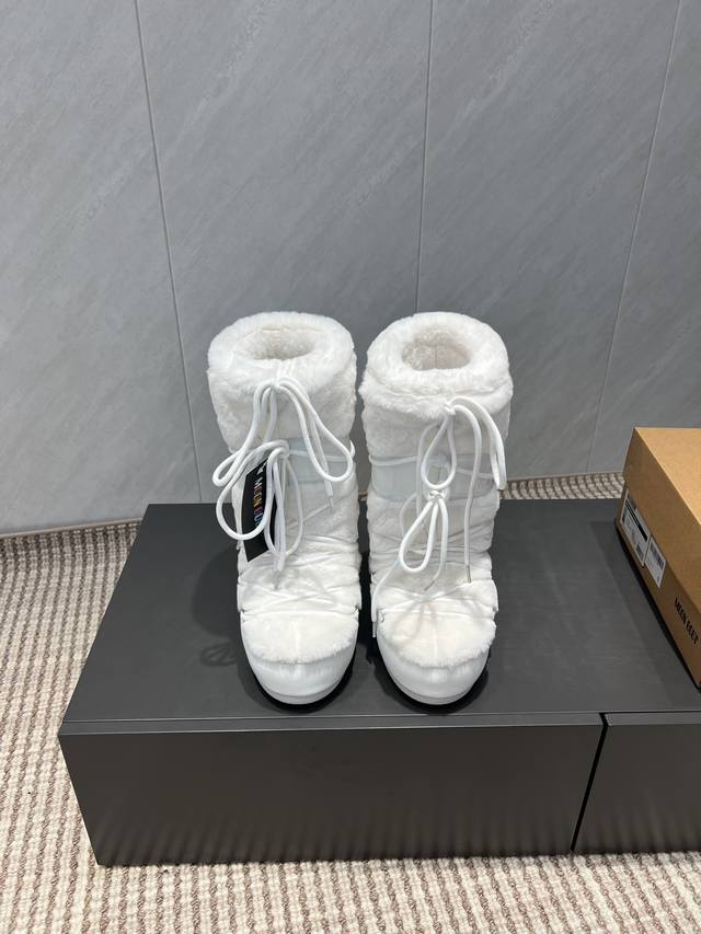 出厂:毛款 独家顶级版本 全新升级版本 Moon Boot2025Vs秋冬季爆款雪地靴系列 丑萌月亮雪地靴 忘了Ugg吧，时髦人都在穿Moon Boot雪地靴