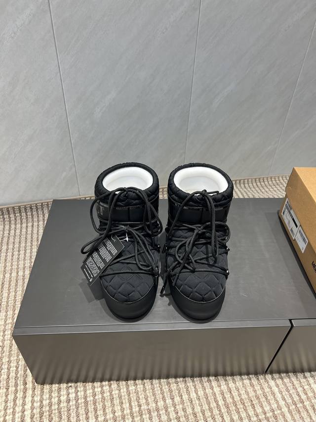 出厂:压花款 独家顶级版本 全新升级版本 Moon Boot2025Vs秋冬季爆款雪地靴系列 丑萌月亮雪地靴 忘了Ugg吧，时髦人都在穿Moon Boot雪地靴