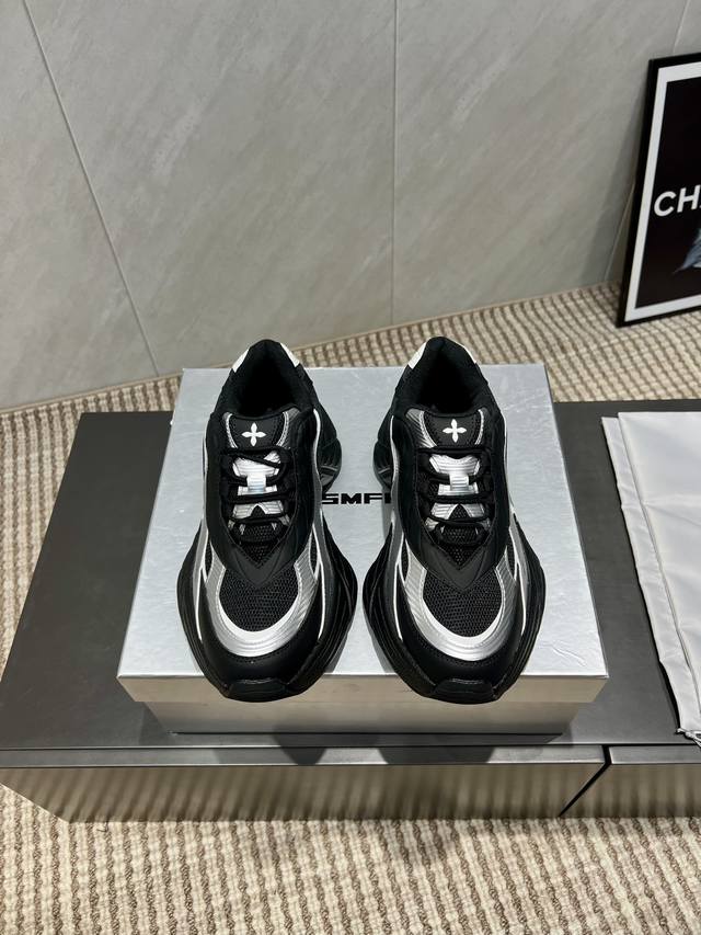 出厂: 独家顶级版本 Smfk Tide 2025Vs秋冬最新王炸爆款老爹休闲系列 十字花老爹休闲鞋 百搭的极简风国潮，新作继承了诸多品牌制胜的流行元素，势必大