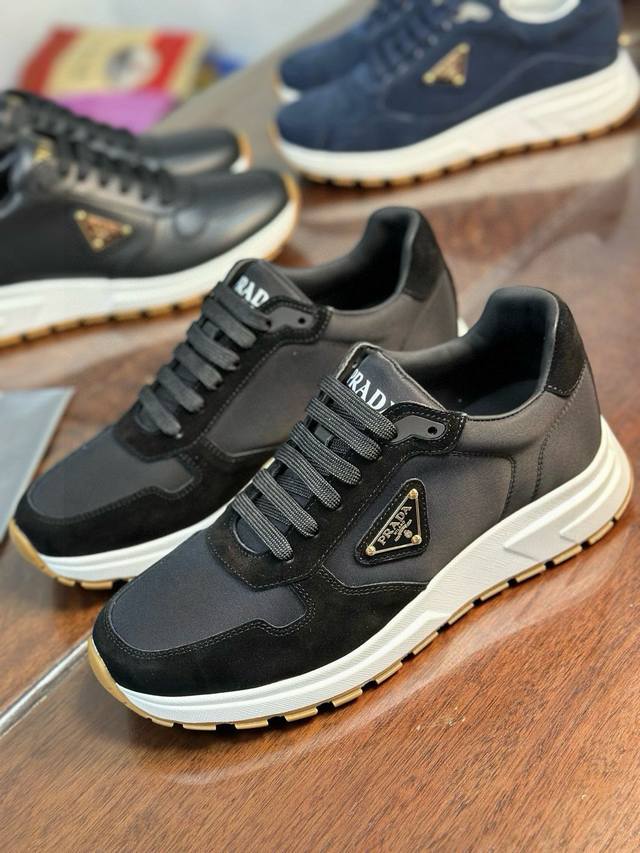 369新款发售 P 正码：38-46# 45 46订做 原厂配置：意大利进口Y版定制特种布料配Y版五金饰品面，全进口舒适羊皮里+皮可活动垫脚、原厂超轻耐磨组合底