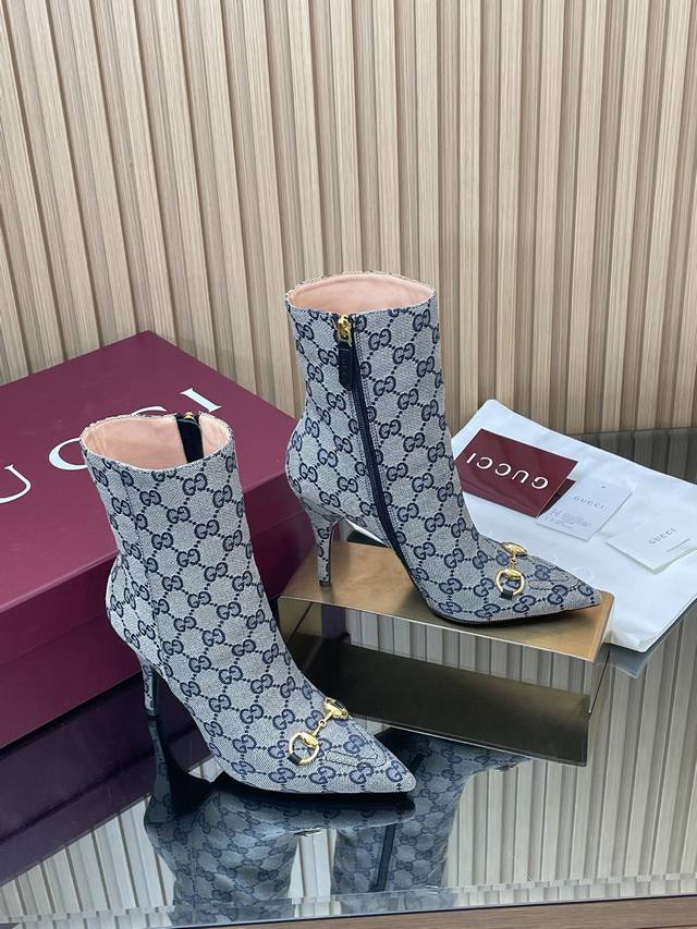 2025秋冬G家新款Gucc马衔扣高跟短靴尖头及踝靴裸靴 出厂价P 顶级版本、欢迎比对. 原版1:1复刻 注意市面通货内里很多都不对版哦请认准咱家正品保证 鞋面