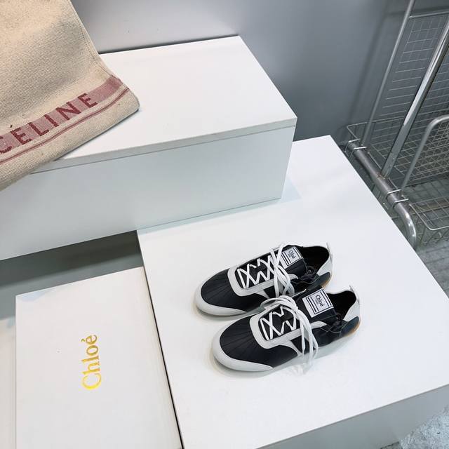 高品质出厂 ！顶级品质Chloe 克洛伊 蔻依 26春夏新款德训鞋阿甘休闲鞋板鞋！ 网红爆款，顶级休闲度假系列 大咖网红一致追求此款，更是断货一度难求，春夏不可