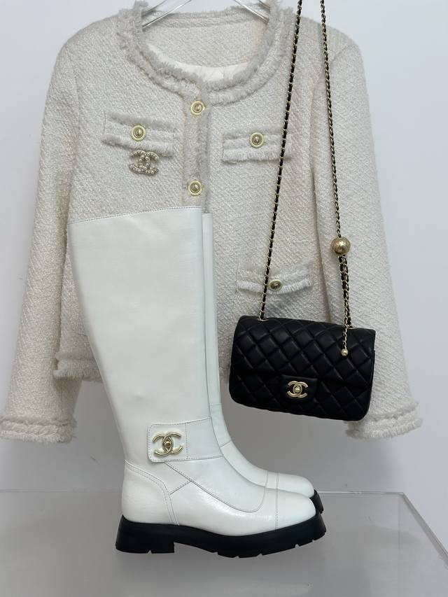 厂价 Chane*｜小香23C秋冬新品 双C书包扣厚底长靴系列 鞋面采用进口小牛皮 内里垫脚都是丝绸羊皮 原版开模大底 跟高：3.5Cm Size：35-39