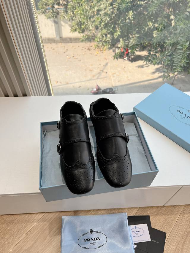 所见即所得G0286顶级品质Prad* 25Ss 普拉达走秀款复古流苏半拖鞋单鞋爆款！走秀款 复古感时髦满满 随意百搭 时尚休闲 独到味道，人人都爱也轻松驾驭